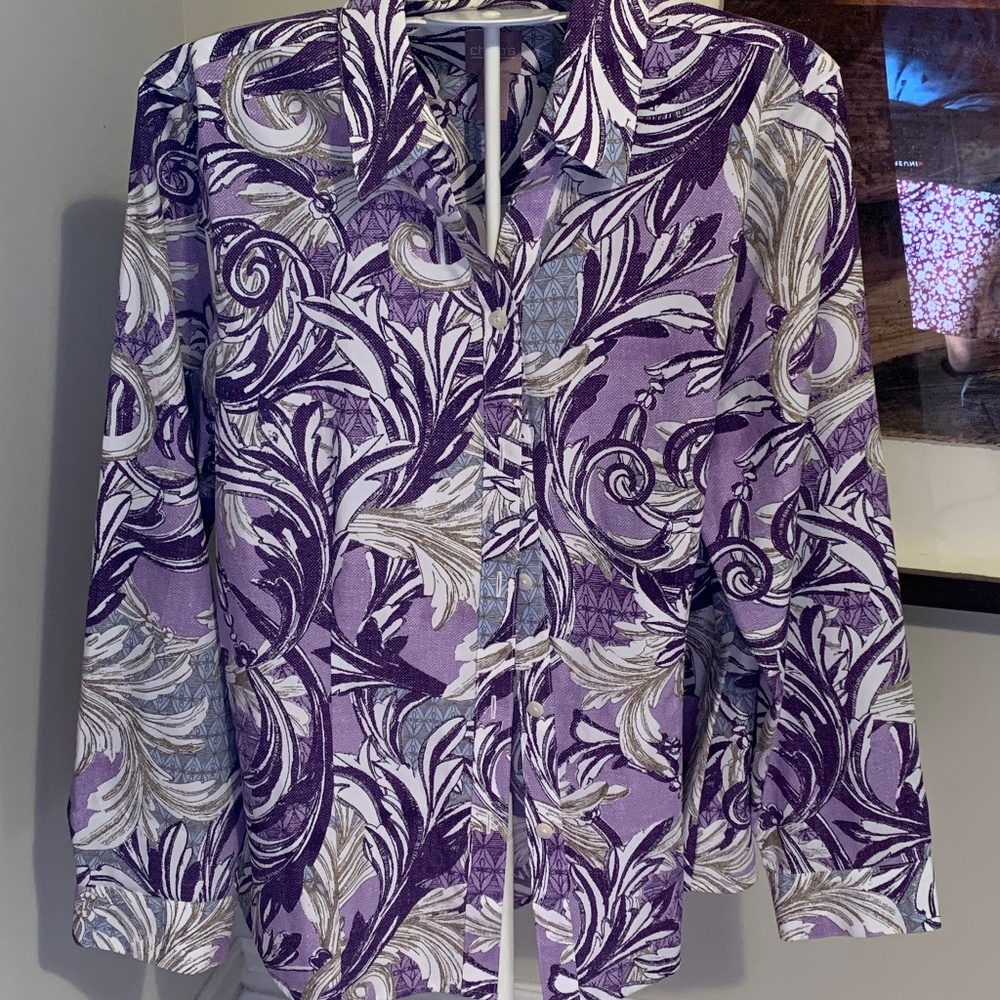 Chicos Wrinkle Resistant Button Down Top. Nwot - image 1